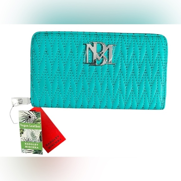 NWT Badgley Mischka Quilted Chevron Pattern Large Vegan Wallet in Turquoise - Picture 1 of 5